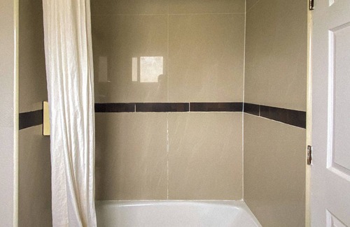 Morro Bay Hotel | Bayfront Comfort – Cozy Rooms