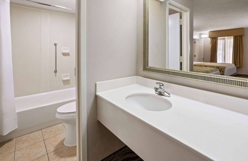 Griffin Hotel | Baymont by Wyndham Griffin