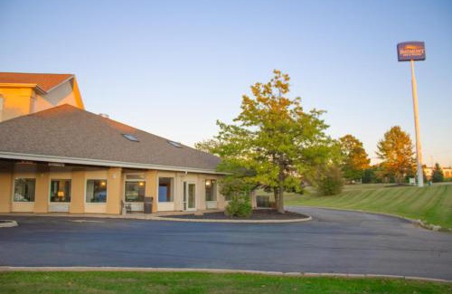 Howell Hotel | Baymont by Wyndham Howell/Brighton