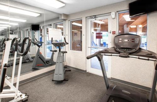 Howell Hotel | Baymont by Wyndham Howell/Brighton