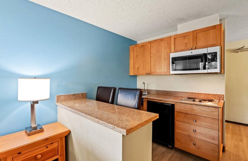 Buena Hotel | Baymont by Wyndham Yakima Riverfront