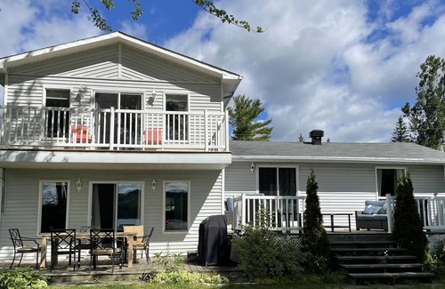 Val-des-Monts Ski Chalet | Bayoo Cottage