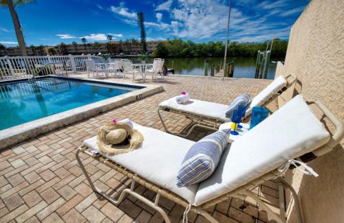 Siesta Key House | Bayside Escape-Condo w Dock Pool and Near Beach