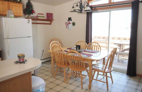 Inlet Ski Chalet | Bayview at Beachfront "Eagle Bay Village"