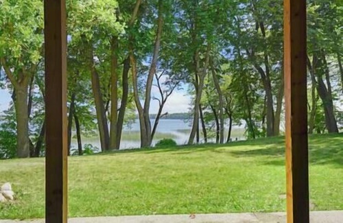 Parkers Prairie House | "Bayview Breeze" on Lake Irene