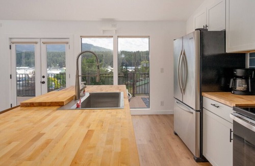 Bayview House | Bayview Bungalow Full House