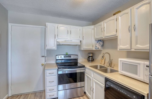 Lewes Condo | Bayview Condo right on Lewes Beach
