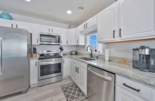 Captain's Cove House | Bayview in Captain's Cove - 20 min. to Chincoteague!