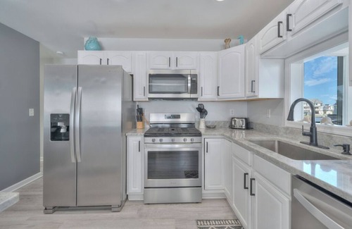 Captain's Cove House | Bayview in Captain's Cove - 20 min. to Chincoteague!