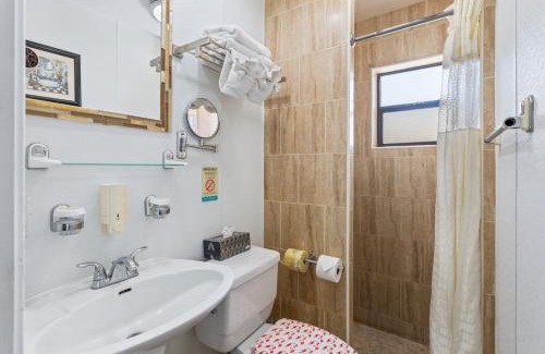 Belle Vista Hotel | Bayview Plaza Waterfront Resort