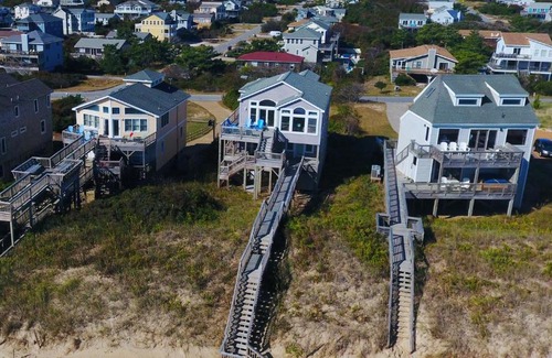 Duck House | BB14, Heart Of Duck- Oceanfront, Ocean Views, Elevator, Private Beach Walkway