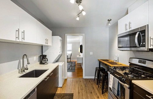 Brookwood Apartment | (BC2bA) Quiet Condo, Perfect for Business Professionals