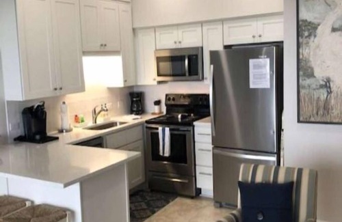 Gulf Place Condo | Bch Views/Sunsets on the Gulf of America - 409 top floor Short walk to Bch/Din