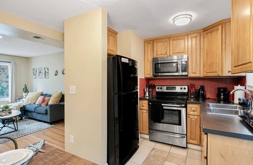 Highline Apartment | BD35 2b1b Apt Unit 4 @S Seattle close to airport