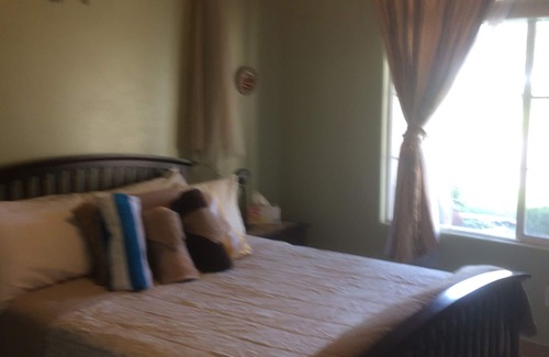 River Oaks House | BE MY GUEST Friendly and Hospitable