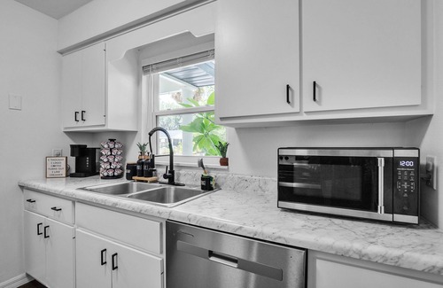Ocala House | Be Our Guest - Cozy Townhome Near Downtown Ocala 2 Bedroom Townhouse