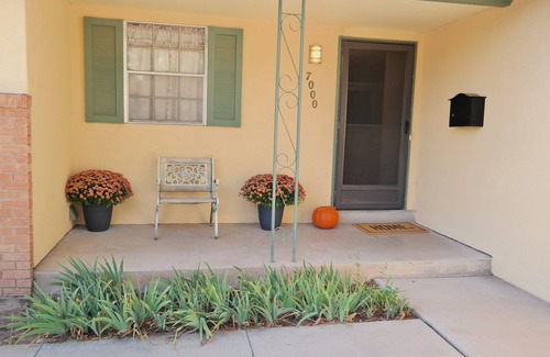 Northeast Heights House | Be our guest! Wonderful Newly Updates Home Close to Uptown Area!