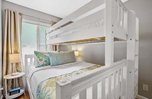 Central Mission Beach House | Beach-2-Bay 2br - Beach - AC - Patio