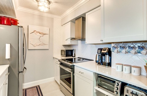 Beachwalk Condo | Beach Access: Ocean-View Condo w/Screened Balcony