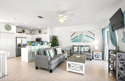 Bradenton Beach House | Beach and Bay Bliss at Bermuda Bay Club/Poolside