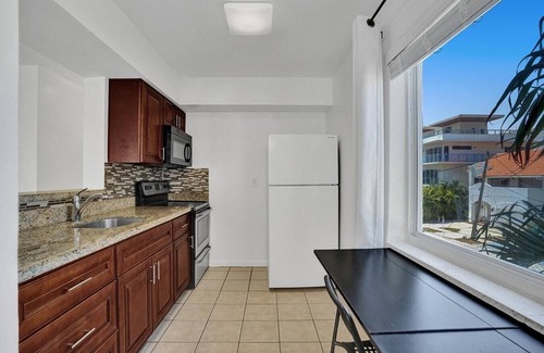 North Beach Apartment | Beach and Pool Retreat in Hollywood Beach