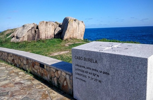 Burela Apartment | Beach and promenade in sight