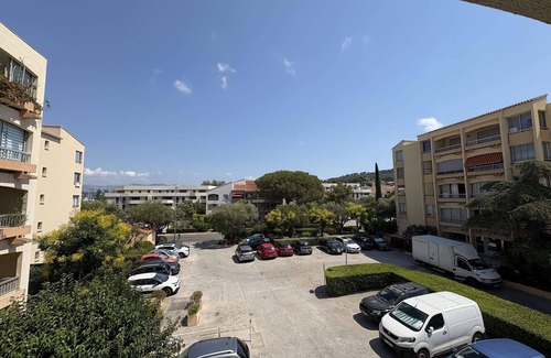 Saint-Mandrier-sur-Mer Apartment | Beach and stores at 300m, all to walk