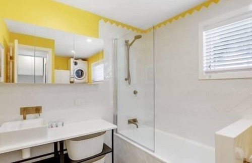 Point Lookout Apartment | Beach Baby + Close to Cylinder Beach