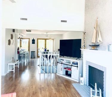 Southend House | BEACH BLOCK TOWNHOME - Casinos, Shopping, Fun!