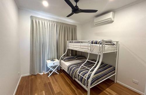 Wongaling Beach House | Beach Break - 4 Bedroom use - Family Home