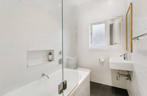 North Bondi Apartment | Beach Breeze on Ben Buckler