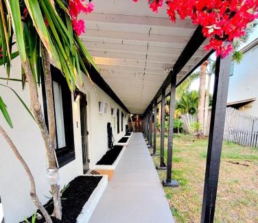 Cocoa Beach Apartment | Beach Bungalow By The Sea 2