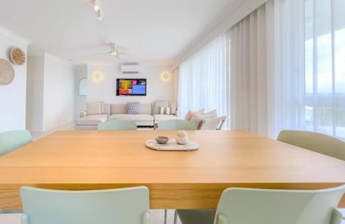Palm Beach Apartment | Beach By The Window