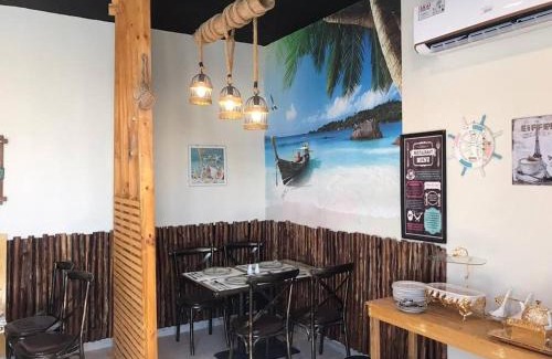 Al Hadd Ski Chalet | Beach Chalet - 9