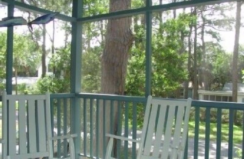 Savannah Beach Apartment | Beach-Chic Apt. for Two - SLEEP NUMBER BED - Porch Rockers - Short Walk to Beach