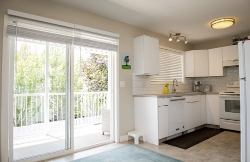 Okanagan-Similkameen House | Beach Condo - 3 Bdrm - 6 Beds - 2.5 Baths - Beach and Bikes - Licenced