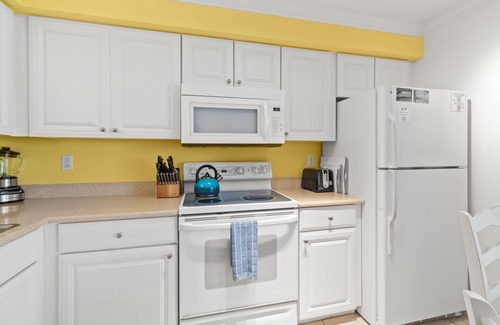 Whitney Beach Condo | Beach Condo: Open Tomorrow - Thursday, $175/nt + Fees!