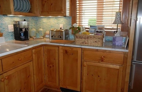 Surry Cottage | Beach Cottage - James River - Ferry End Cottages - Jamestown & Williamsburg