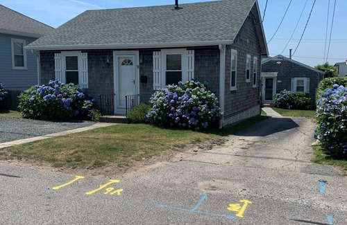 Easton's Point Cottage | Beach Cottage Steps Away From Easton's (First) Beach