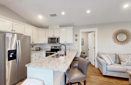 Dauphin Island Apartment | Beach Cottage West