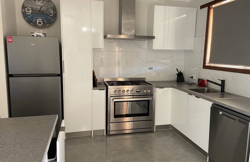 Exmouth House | Beach Daze House walking distance to Town