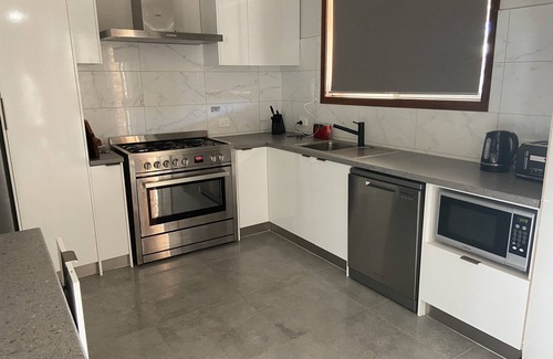 Exmouth House | Beach Daze House walking distance to Town