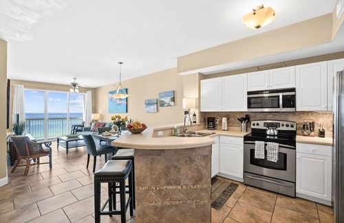 Miramar Beach Hotel | Beach Front 4th Floor, 2 BR/2BA w/Bunkroom! FREE BEACH SERVICE, Sleeps 6+WIFI