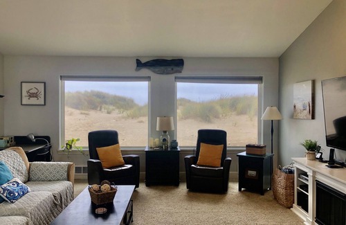 Bayshore House | Beach Front-Bay View.- Pool Access- Spacious-Relaxing-Pets. Great Spot!