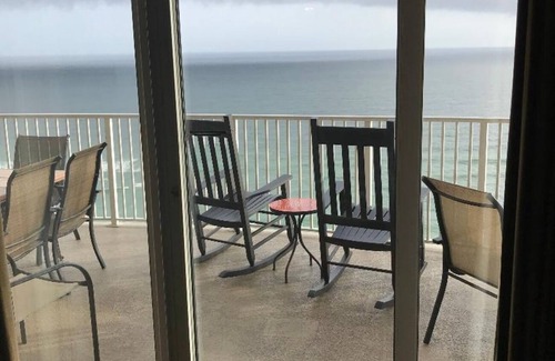 Long Beach Condo | Beach-Front Condo w/Oversized Balcony & Coastal Gulf Ocean Views! Corner Unit!