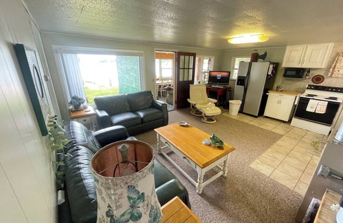 Mecosta Cottage | Beach Front Cottage On Family Friendly Pretty Lake. Sunsets, Fishing And Fun!
