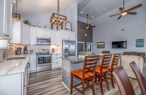 Crystal Beach House | Beach Front Home, Huge Deck, Sleeps 12