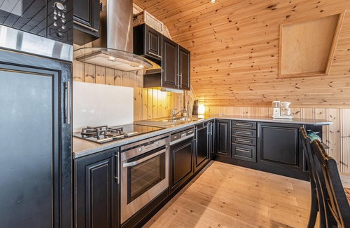 Sande House | Beach front home in Kvamsøy