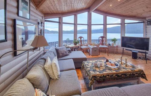 Hardangerfjord House | Beach Front Home In Omastrand