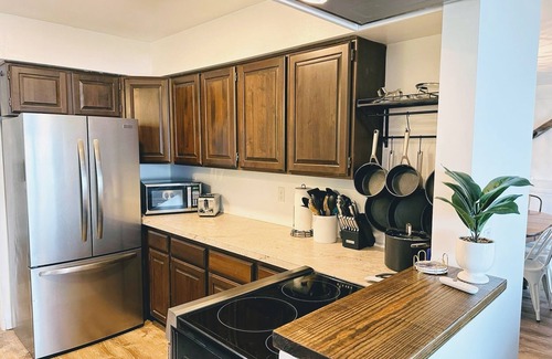Port Hope House | Beach front house 🏖️ 3 BDR each with a King 👑 10 Minutes to Port Austin 🌅!